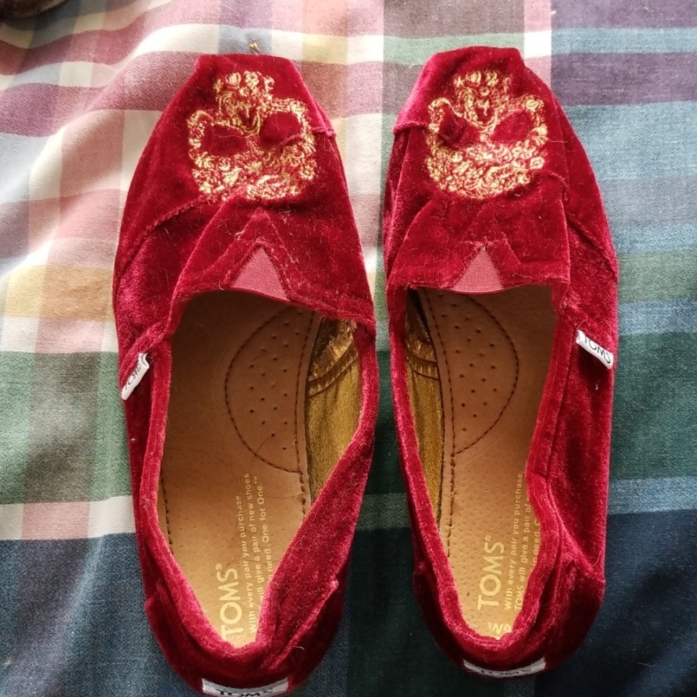 Tom's velvet embroidered skull slip ons Size 9.5 - Picture 2 of 4